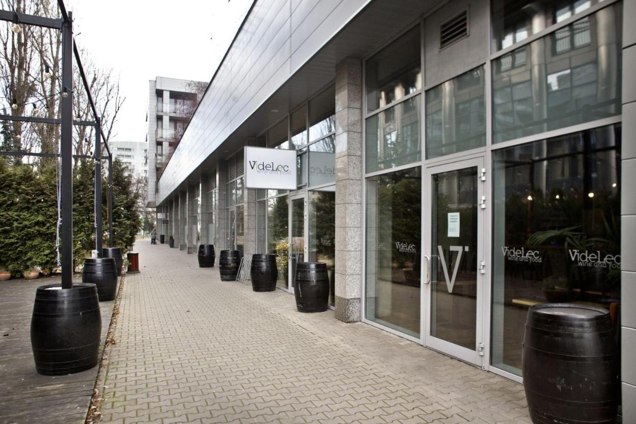 Triton Park Accommodation By P&O Serviced Apartments Warsaw Exterior photo